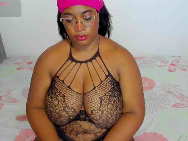 NinaaGrey webcam