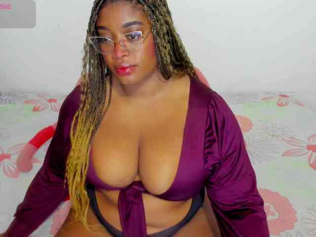 NinaaGrey webcam