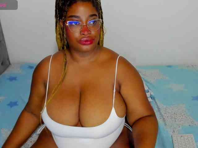 NinaaGrey webcam