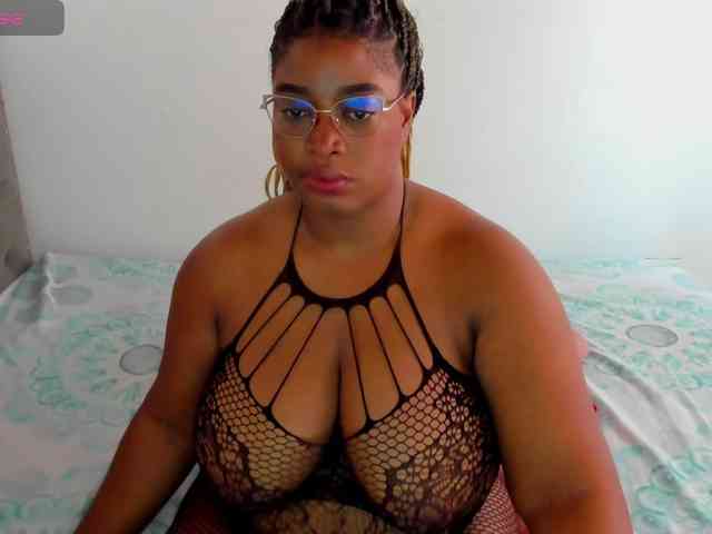 NinaaGrey webcam