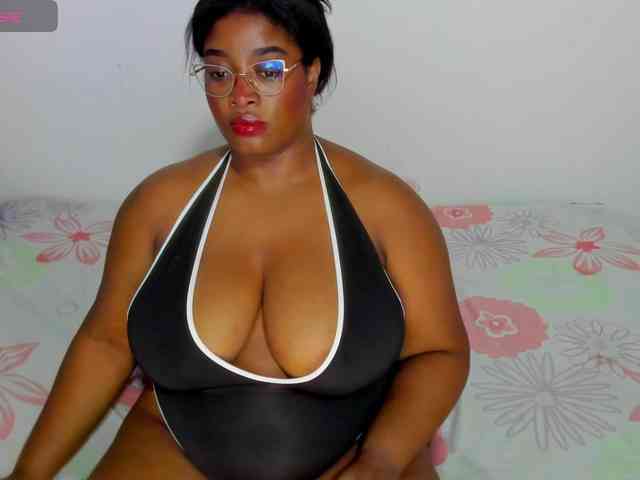 NinaaGrey webcam