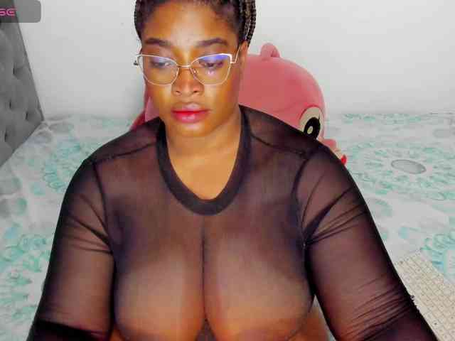 NinaaGrey webcam