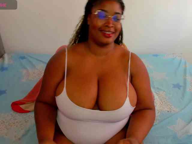NinaaGrey webcam