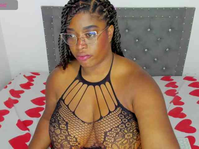 NinaaGrey webcam