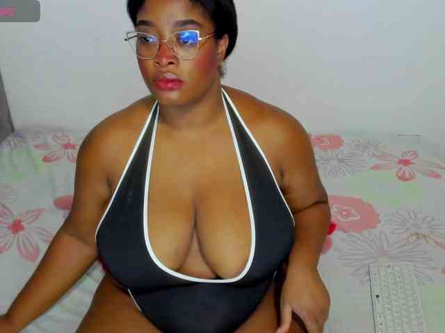 NinaaGrey webcam