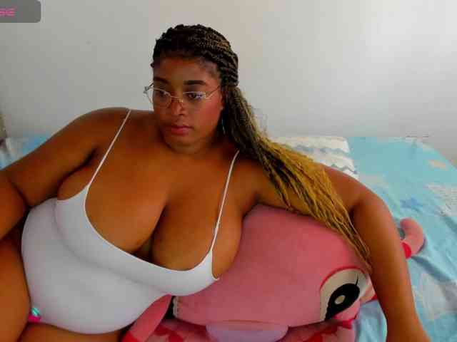 NinaaGrey webcam