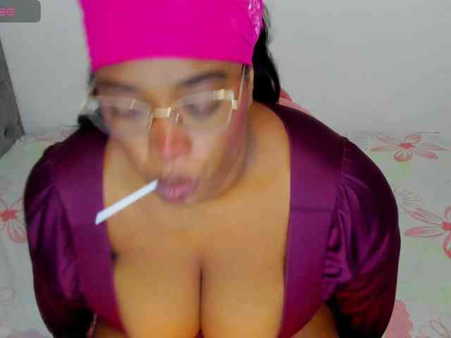 NinaaGrey webcam