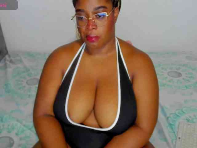 NinaaGrey webcam