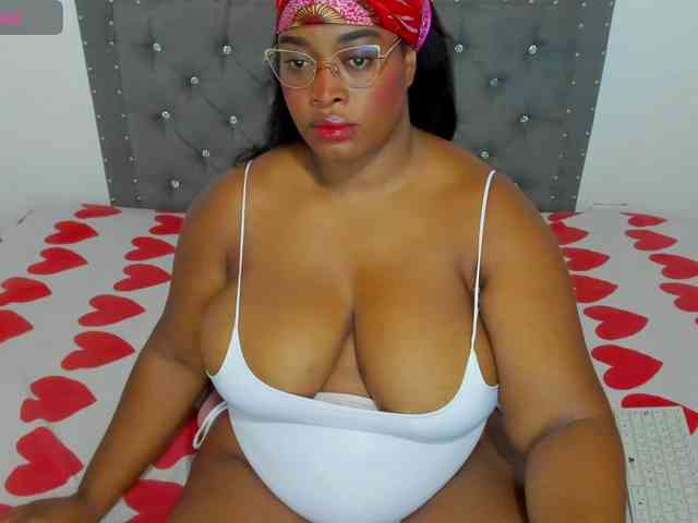 NinaaGrey webcam