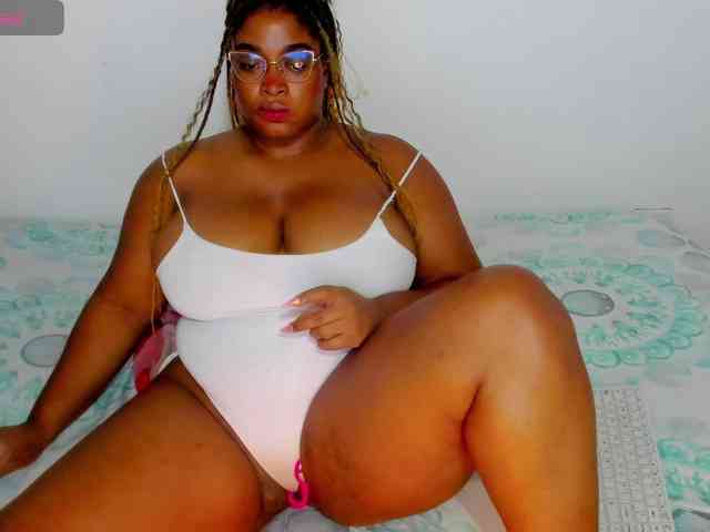 NinaaGrey webcam