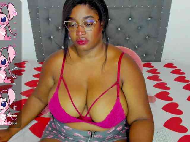 NinaaGrey webcam