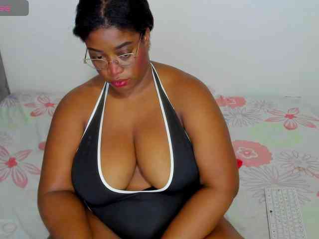 NinaaGrey webcam