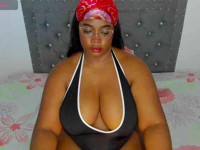 NinaaGrey webcam