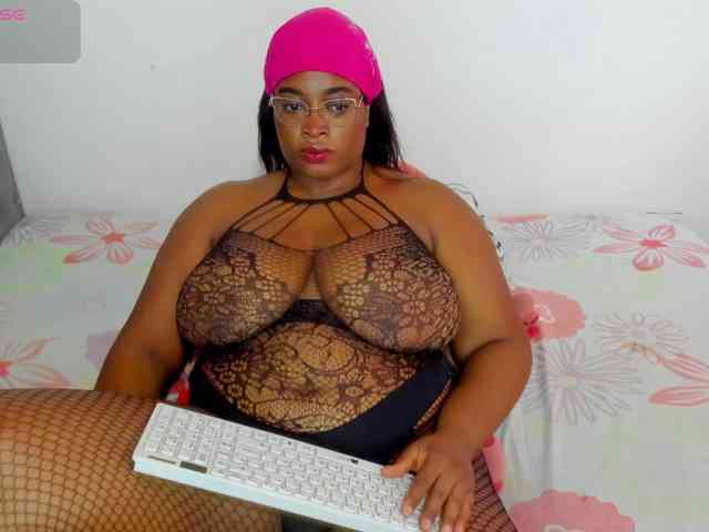 NinaaGrey webcam