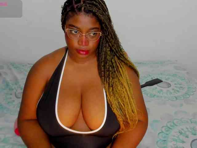 NinaaGrey webcam