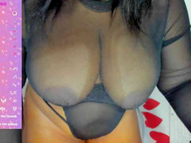 NinaaGrey webcam