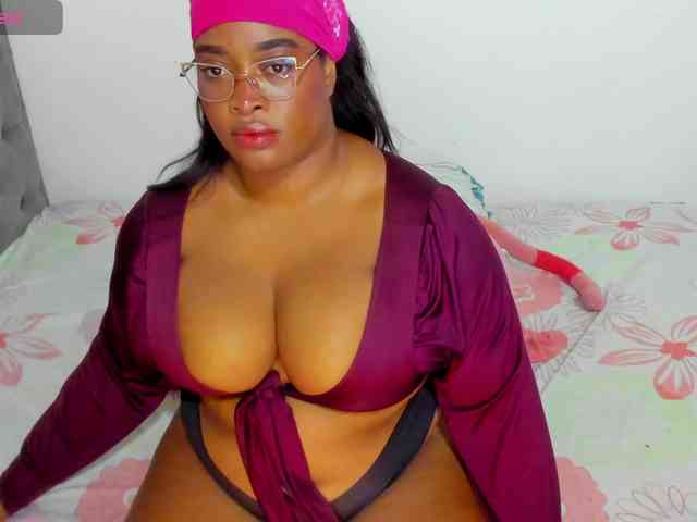 NinaaGrey webcam