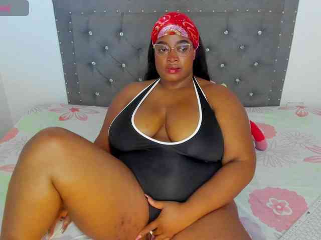 NinaaGrey webcam