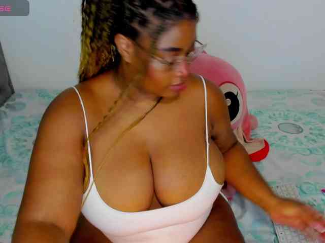 NinaaGrey webcam