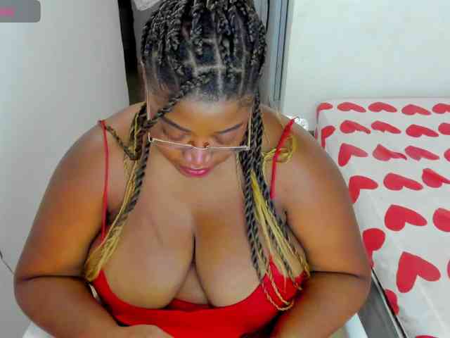 NinaaGrey webcam