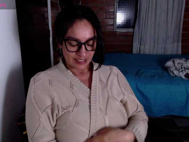 lunaws11 live cam on BongaCams