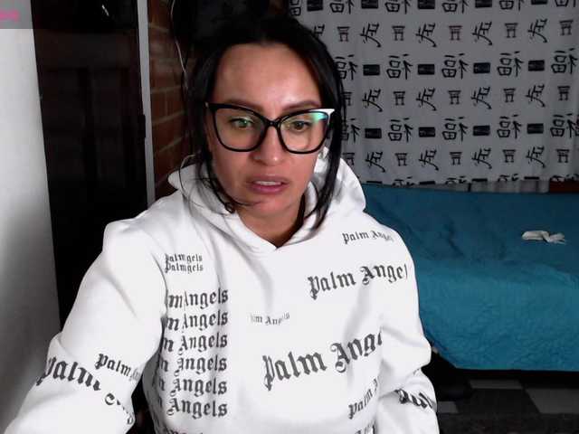 lunaws11 live cam on BongaCams