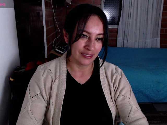 lunaws11 live cam on BongaCams