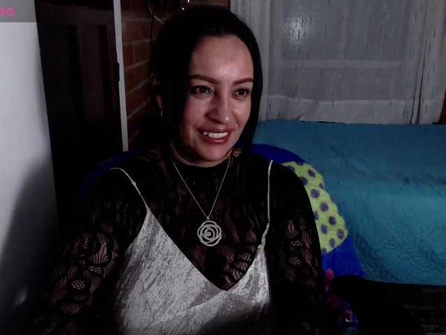 lunaws11 live cam on BongaCams