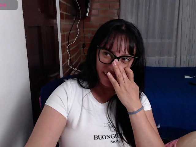 lunaws11's BongaCams show and profile