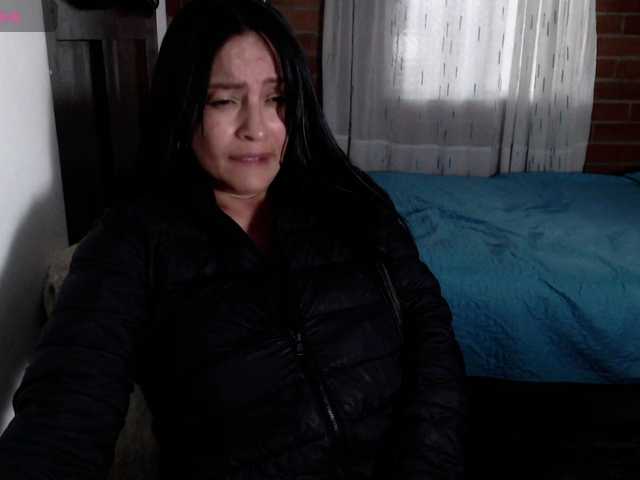 lunaws11 live cam on BongaCams