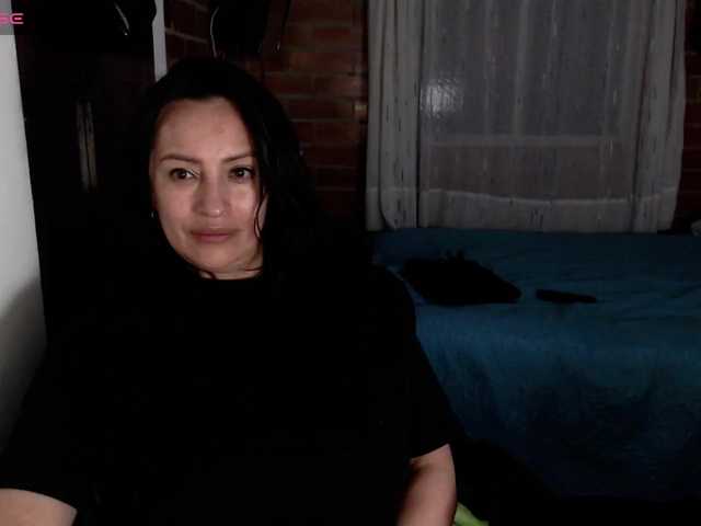 lunaws11 live cam on BongaCams