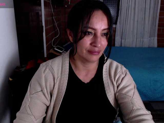 lunaws11 live cam on BongaCams