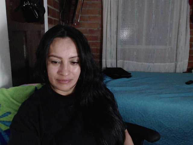 lunaws11 live cam on BongaCams