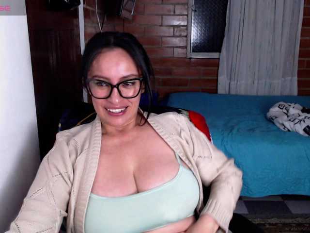 lunaws11 live cam on BongaCams