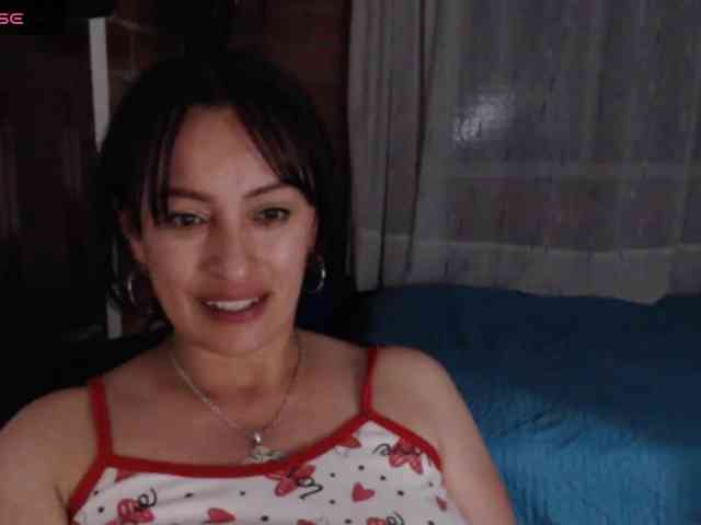 lunaws11 Live Webcam on BongaCams