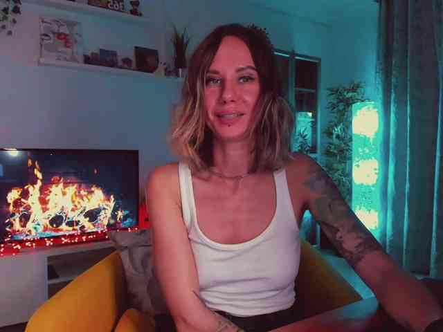 KiraXO webcam