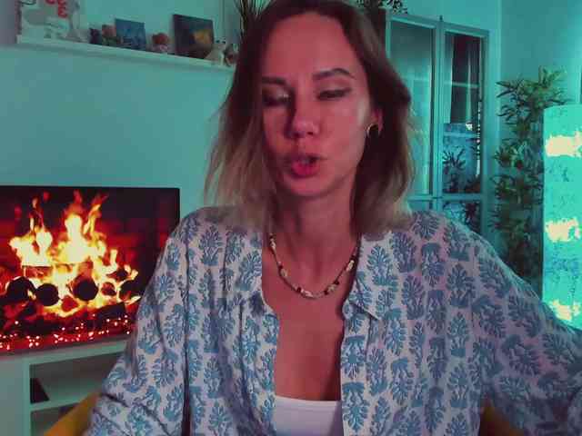 KiraXO webcam