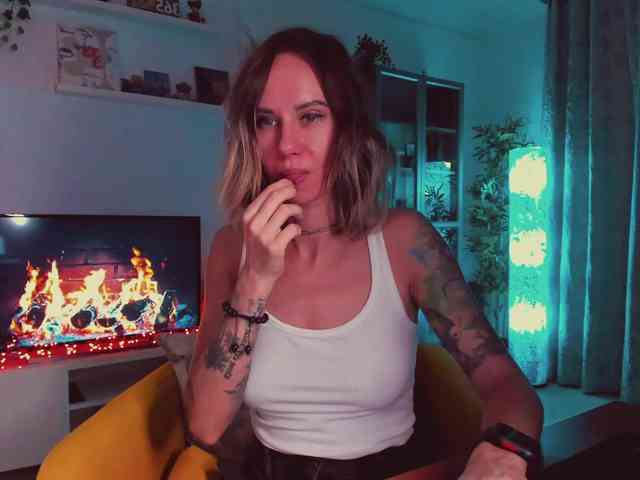 KiraXO webcam