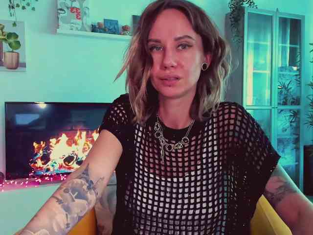 KiraXO webcam