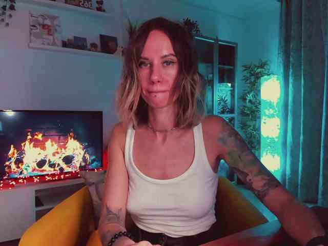 KiraXO webcam
