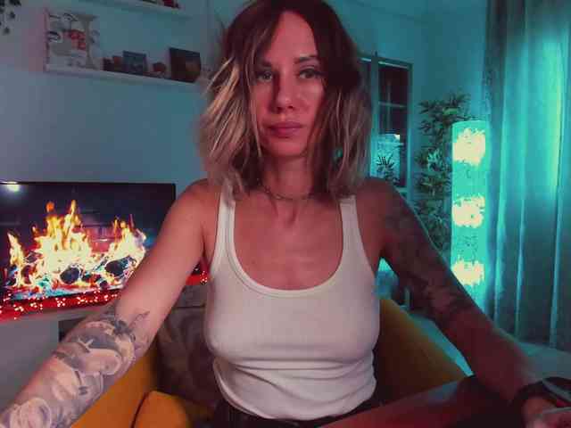 KiraXO webcam