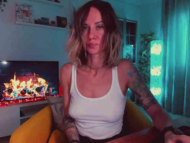 KiraXO webcam