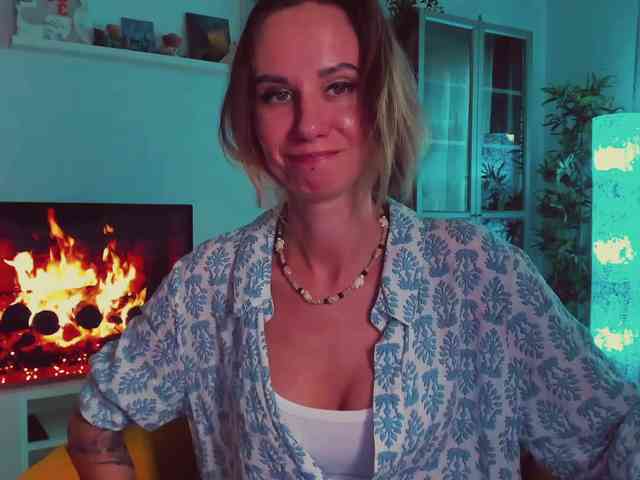 KiraXO webcam