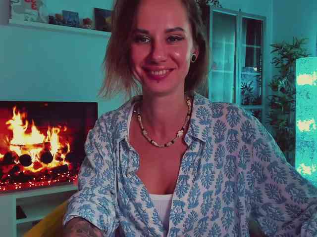 KiraXO webcam