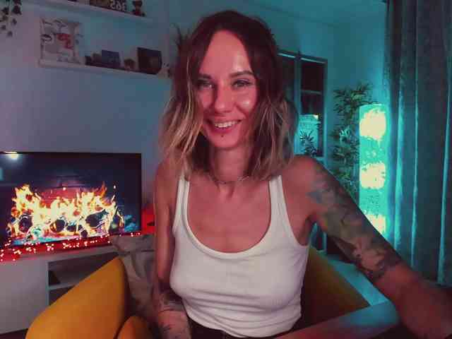 KiraXO webcam