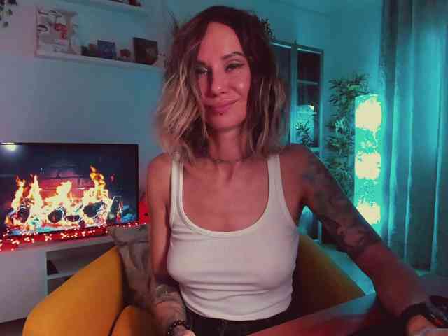 KiraXO webcam