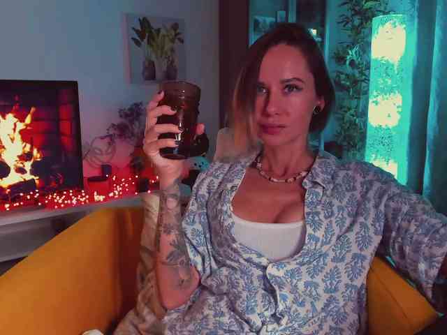 KiraXO webcam