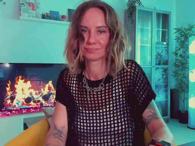 KiraXO webcam