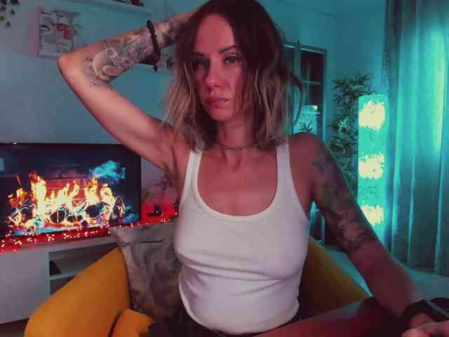 KiraXO webcam
