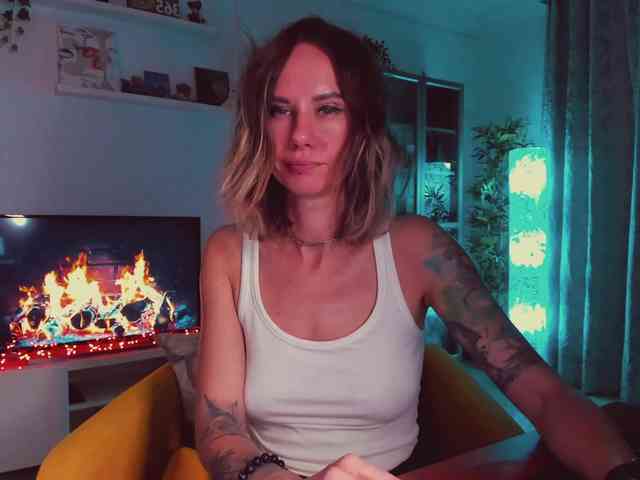 KiraXO webcam